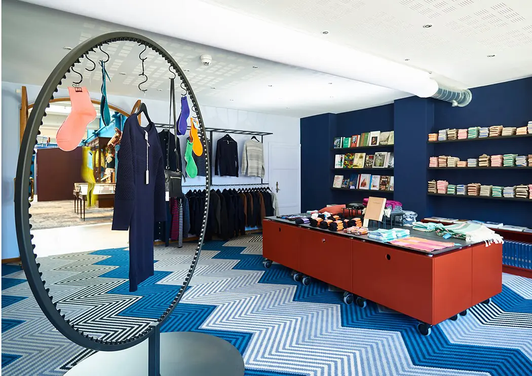 5.om-hojhuset_0001_tekstilmuseets-butik.webp
